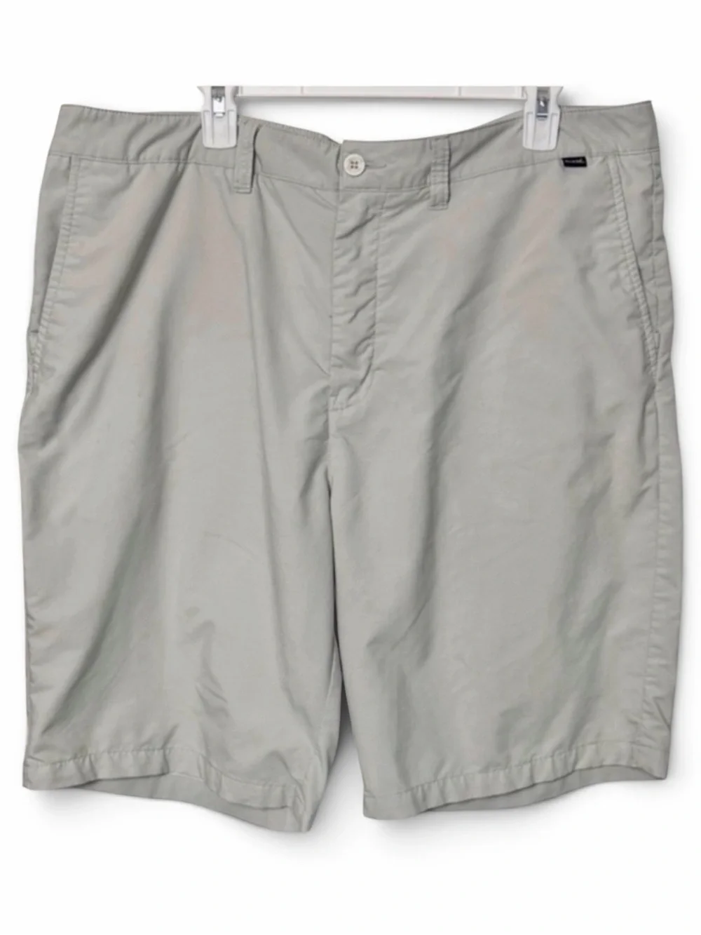Travis Mathew Men's Light Gray Chino Golf Shorts Size 40